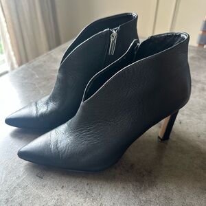 Vince Camuto Black Pointed-Toe Leather Ankle Booties